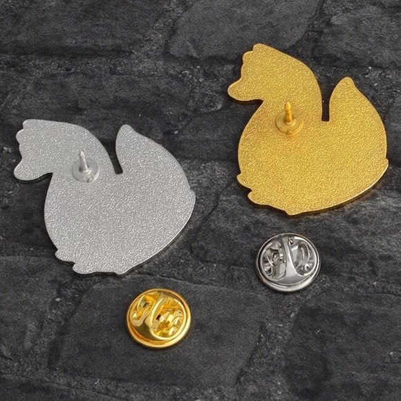 1 LEFT‼️ Set of 2 Matching Fox Pins Enamel Gold Silver Metal Brooch Pair Foxes - Picture 9 of 12